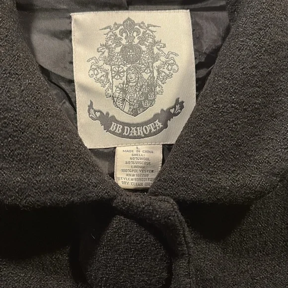 Vintage style black coat - Picture 2 of 11